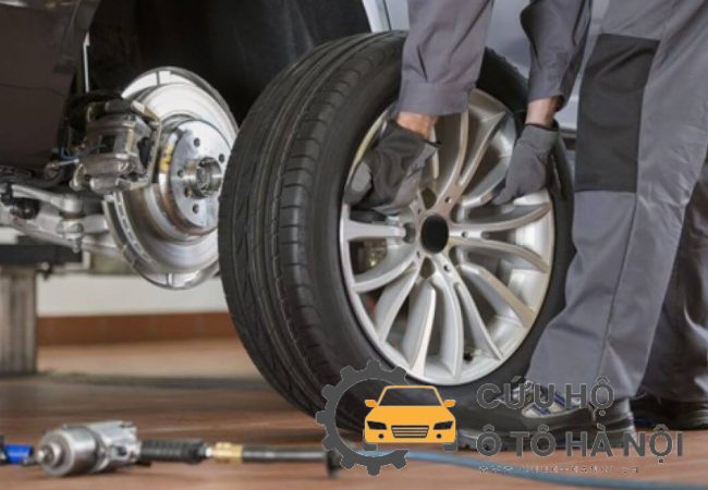 Các Bước Tự Vá Lốp Ô Tô Đơn Giản và An Toàn