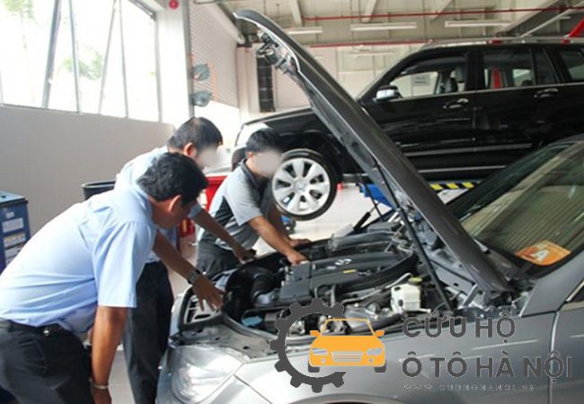 Kiểm tra xe ô tô cũ để đảm bảo sự an toàn khi di chuyển