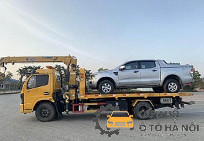 Lưu ý giúp đảm bảo an toàn khi chờ cứu hộ xe hỏng