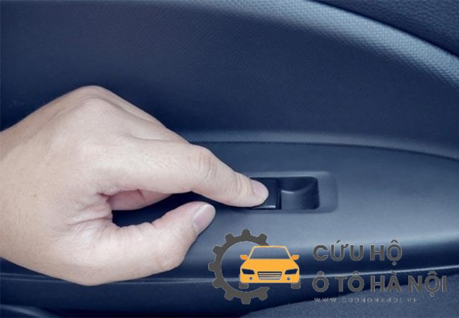 Xe Ô Tô Lại Bị Khóa Cửa Mà Không Thể Mở