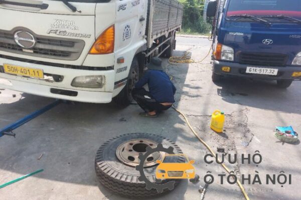 Nên Chọn Vá Lốp Lưu Động Hay Gara