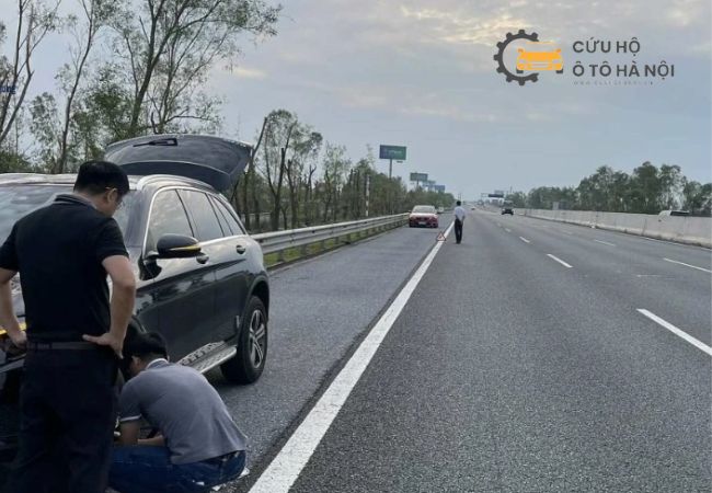 Gọi cứu hộ cao tốc khi xe gặp sự cố có bị xử phạt không? Gọi cứu hộ cao tốc khi xe gặp sự cố có bị xử phạt không?