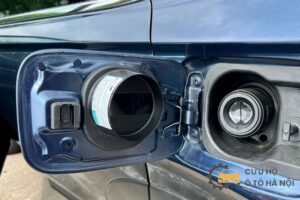 xe hết xăng giữa đường gây lo lắng cho tài xế