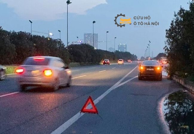 xe chết máy cần được cứu hộ trên cao tốc Long Thành Dầu Giây xe chết máy cần được cứu hộ trên cao tốc Long Thành Dầu Giây