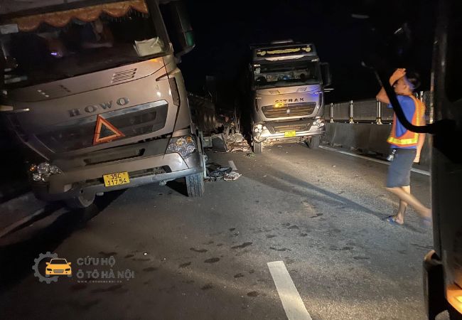 Dịch vụ cứu hộ triển khai quy trình tiếp xăng ngoài đường an toàn và nhanh chóng Dịch vụ cứu hộ triển khai quy trình tiếp xăng ngoài đường an toàn và nhanh chóng