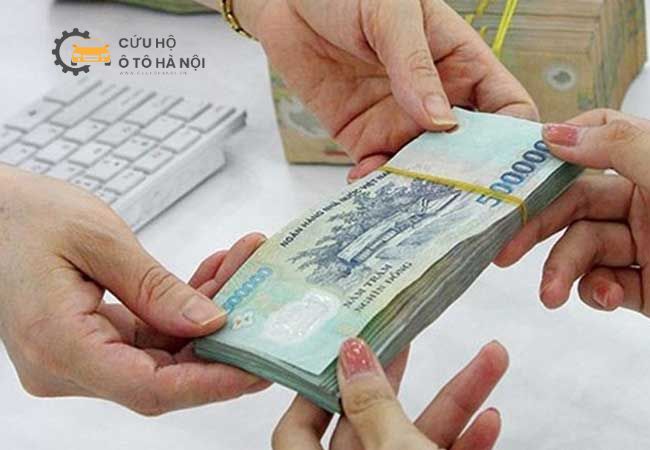 Thanh toán ngay sau khi hoàn tất thủ tục thu mua xe ô tô tại Hà Đông.